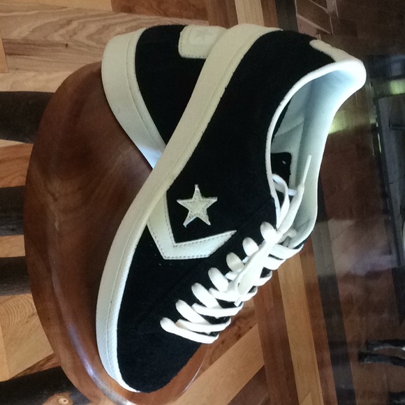 NWT unisex Converse shoes,, - Picture 2 of 8